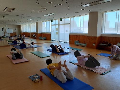 s-yoga1.jpg