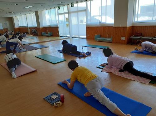 s-yoga2.jpg