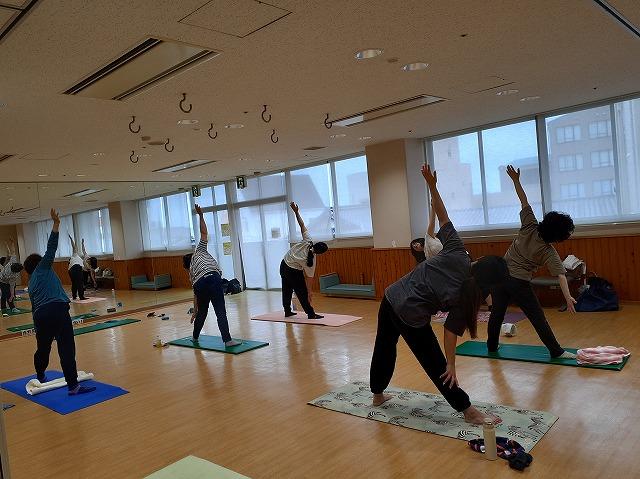 s-yoga_2.jpg